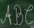 Una pizarra con las letras mayúsculas A, B, C