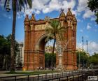 El Arco de Triunfo es un monumento construido como entrada principal a la Exposición Universal de Barcelona de 1888