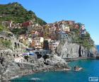 Manarola es un pequeño pueblo costero, situado en Cinque Terre, provincia de La Spezia sobre el Mar de Liguria, Italia 