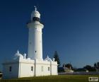 El Faro Macquarie es el más antiguo del pais, esta situado en Dunbar Head, Vaucluse, Australia. Construido en 1883