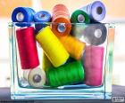 Los hilos de coser son imprescindibles para el mundo de la moda