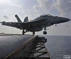 Despegue de un avión F18