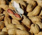 Cacahuetes o maníes con cáscara, son un alimento muy nutritivo