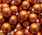 Bolas doradas de Navidad