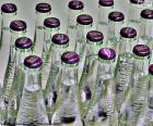 Botellas de cristal de agua mineral