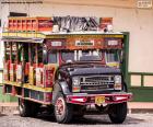 Una chiva un transporte público rural de Colombia y Ecuador