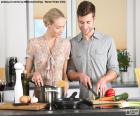 Pareja en la cocina