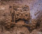 Un bugui 4x4 pasando por una zona de barro