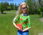 La muñeca Barbie se hace mayor camino a la universidad