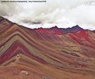 Vinicunca o Winikunka, es una montaña del Perú con una altitud de 5.200 metros de altitud