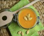 La sopa de calabaza es una especie de puré elaborado con calabaza. Se sirve tanto fría como caliente