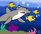 Bonito dibujo de un tiburón martillo en el fondo del mar. Un dibujo de Julieta Vitali