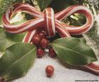 Un lazo realizado con un bastón de caramelo de Navidad