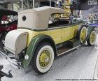 Un elegante Rolls-Royce descapotable del año 1929