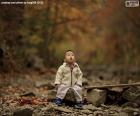 Niño en el bosque