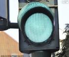 Semáforo verde, la luz verde indica que puedes pasar