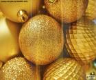 Bolas de oro para Navidad
