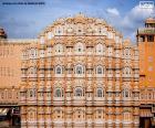 El Hawa Mahal o Palacio de los vientos, es un palacio construido en el año 1799 en la ciudad de Jaipur en la India