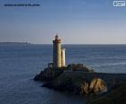 El faro del Petit Minou es un faro emplazado en la rada de Brest, en frente del fuerte del Petit Minou, en la comuna de Plouzané, Francia