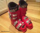 Las botas son el calzado que se utiliza para practicar el esquí alpino.