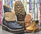 Dos pares de botas para el invierno, para niños y adultos