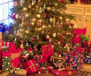 Puzzles de Regalos bajo el árbol de Navidad rompecabezas para imprimir