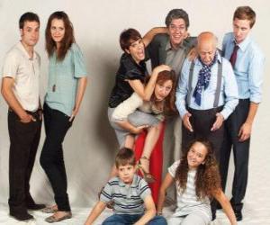 Puzzle de Retrato familiar con los abuelos, los padres y los nietos