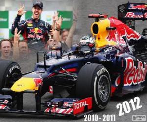 Puzzle de Sebastian Vettel, campeón mundial de F1 2012 con Red Bull Racing, es el tricampeón más joven