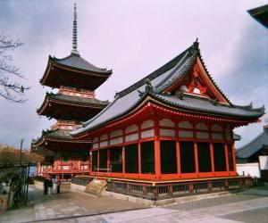 Puzzle de Templo japonés en Kiyomizu-dera, en la antigua ciudad de Kioto, Japón
