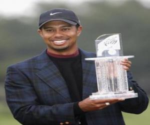 Puzzle de Tiger Woods con un trofeo