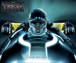 Puzzle de Tron: Legacy, Sam Flynn pilotando una increible motocicleta voladora