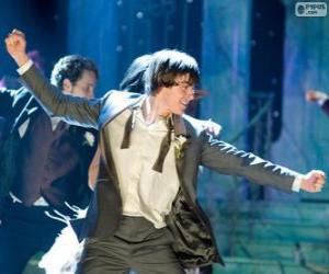 Puzzle de Troy Bolton bailando