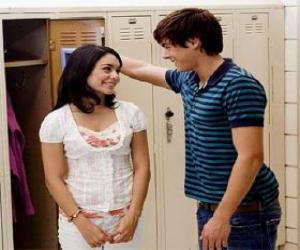 Puzzle de Troy Bolton (Zac Efron) hablando con Gabriella Montez (Vanessa Hudgens)